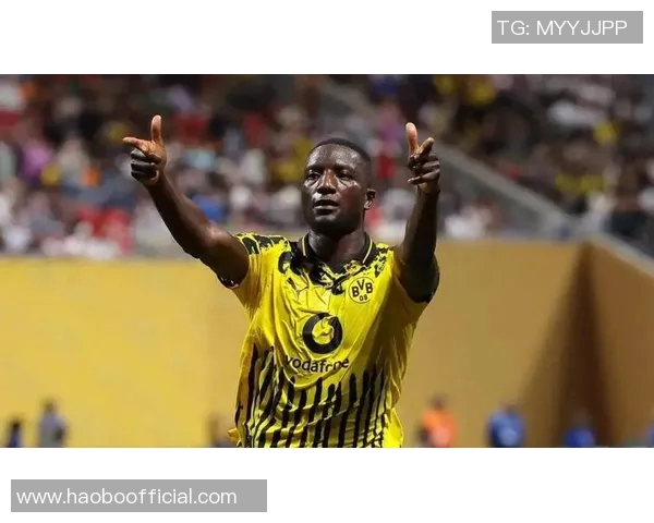 巴萨关注多特前锋吉拉西解约金降至6500万欧元