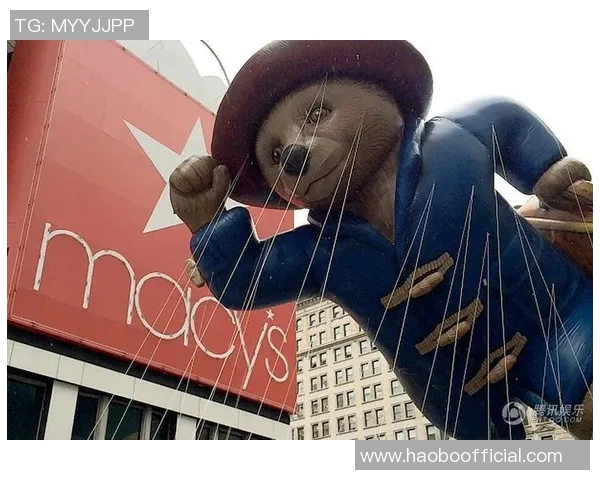 基恩与卡拉格在播客节目中巧遇撞衫引发笑料一脸懵的瞬间